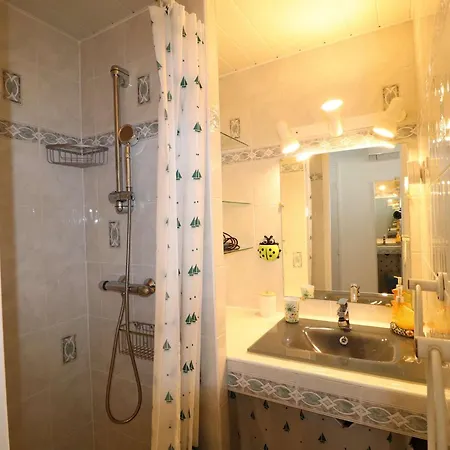 Cosy Avec Piscine Et Parking Au Grau-du-roi - Fr-1-307-287 Appartement Le Grau-du-Roi