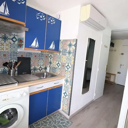 Cosy Avec Piscine Et Parking Au Grau-du-roi - Fr-1-307-287 Appartement